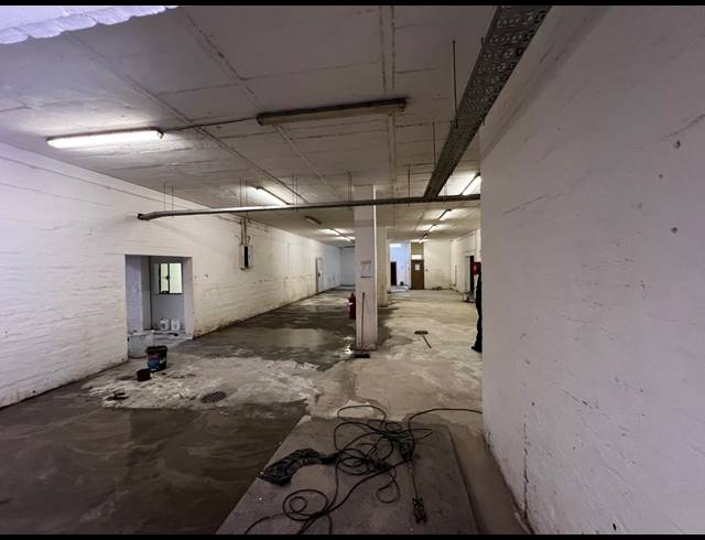 1,600M² WAREHOUSE TO LET IN PAROW EAST